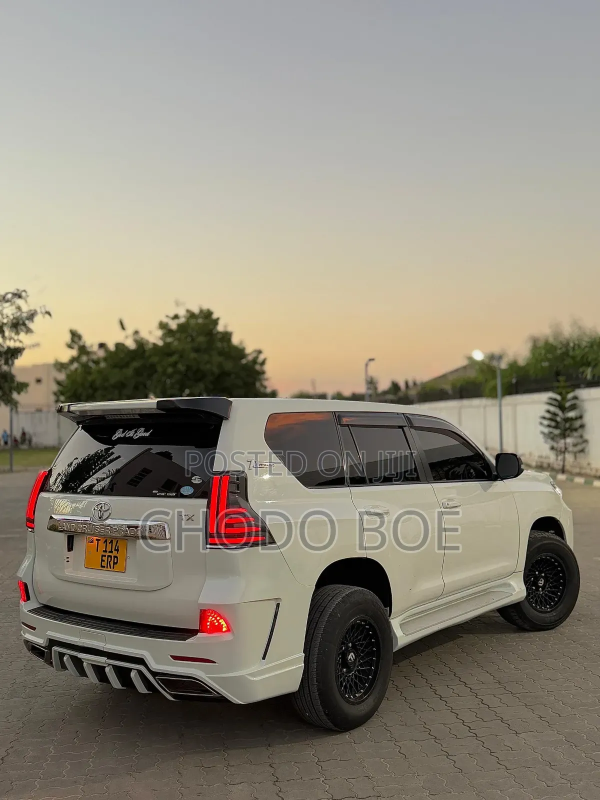 Toyota Land Cruiser Prado 2010 Pearl