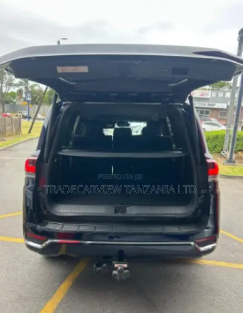 Toyota Land Cruiser LC300 2023 Black