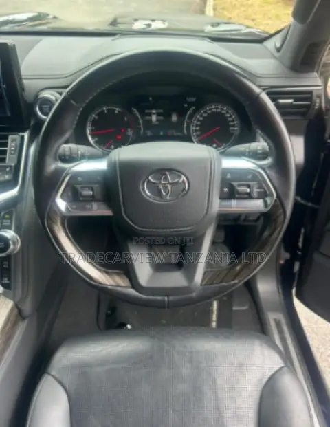 Toyota Land Cruiser LC300 2023 Black