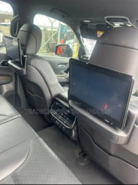 Toyota Land Cruiser LC300 2023 Black