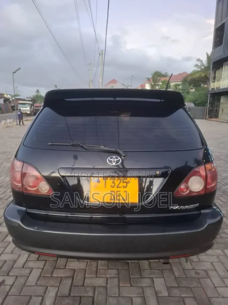 Toyota Harrier 2001 Black