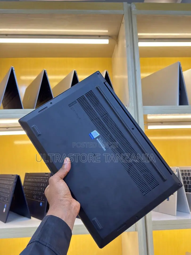 New Laptop Lenovo ThinkPad P1 Gen4 16GB Intel Core i7 SSD 512GB