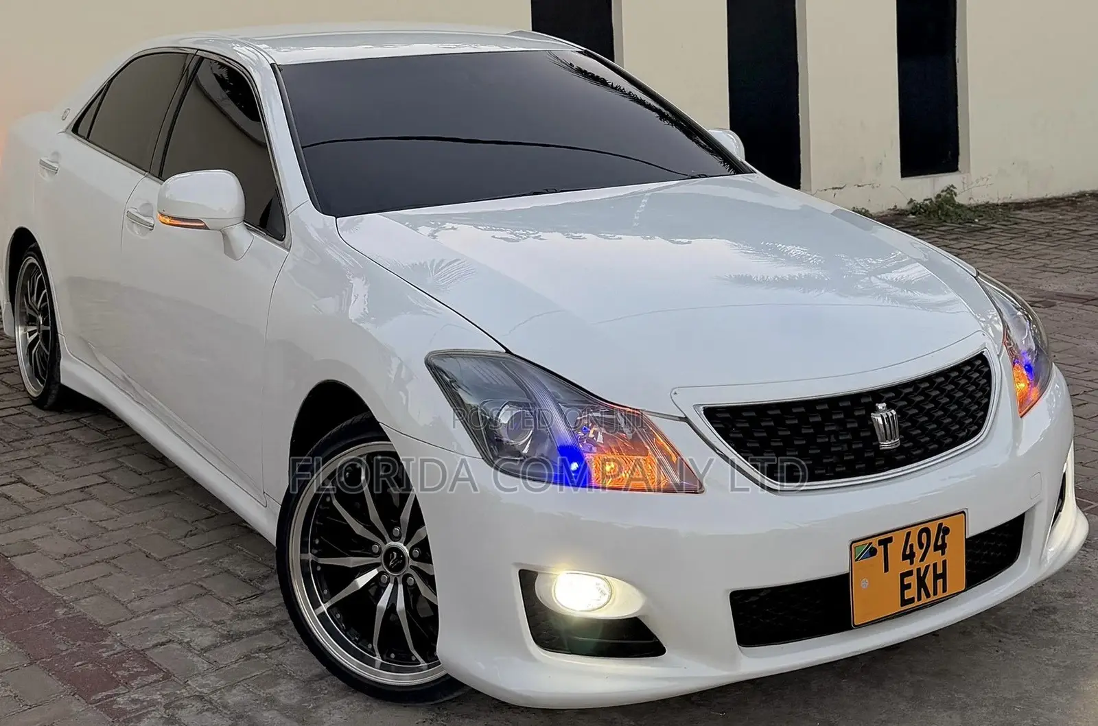 Toyota Crown 2009 White