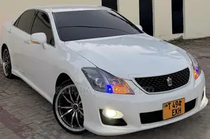 Toyota Crown 2009 White