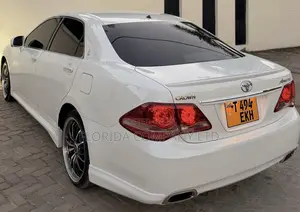 Toyota Crown 2009 White