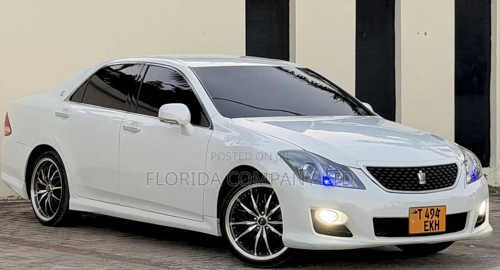 Toyota Crown 2009 White