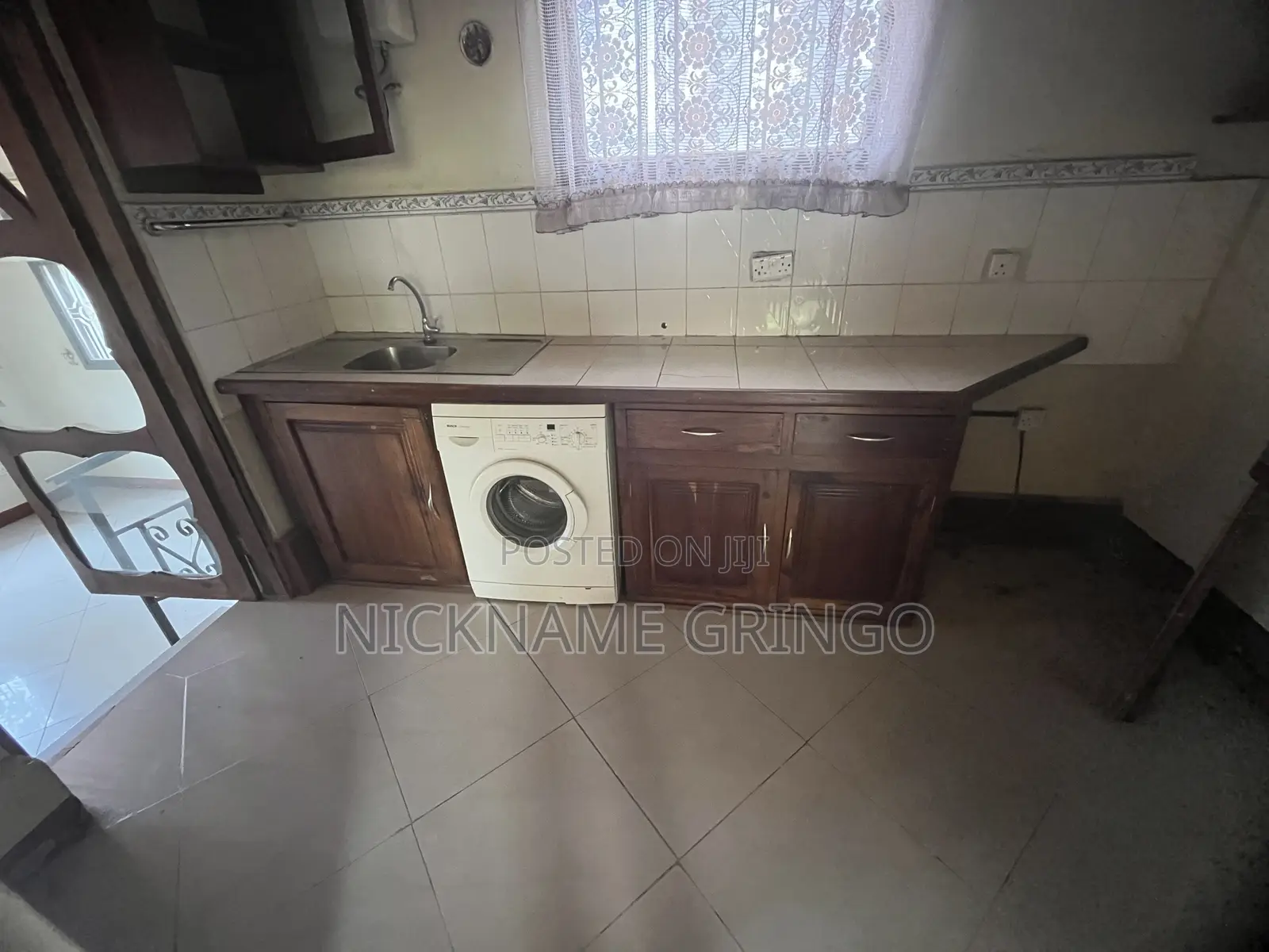 Furnished 6bdrm House in Buzuruga for sale