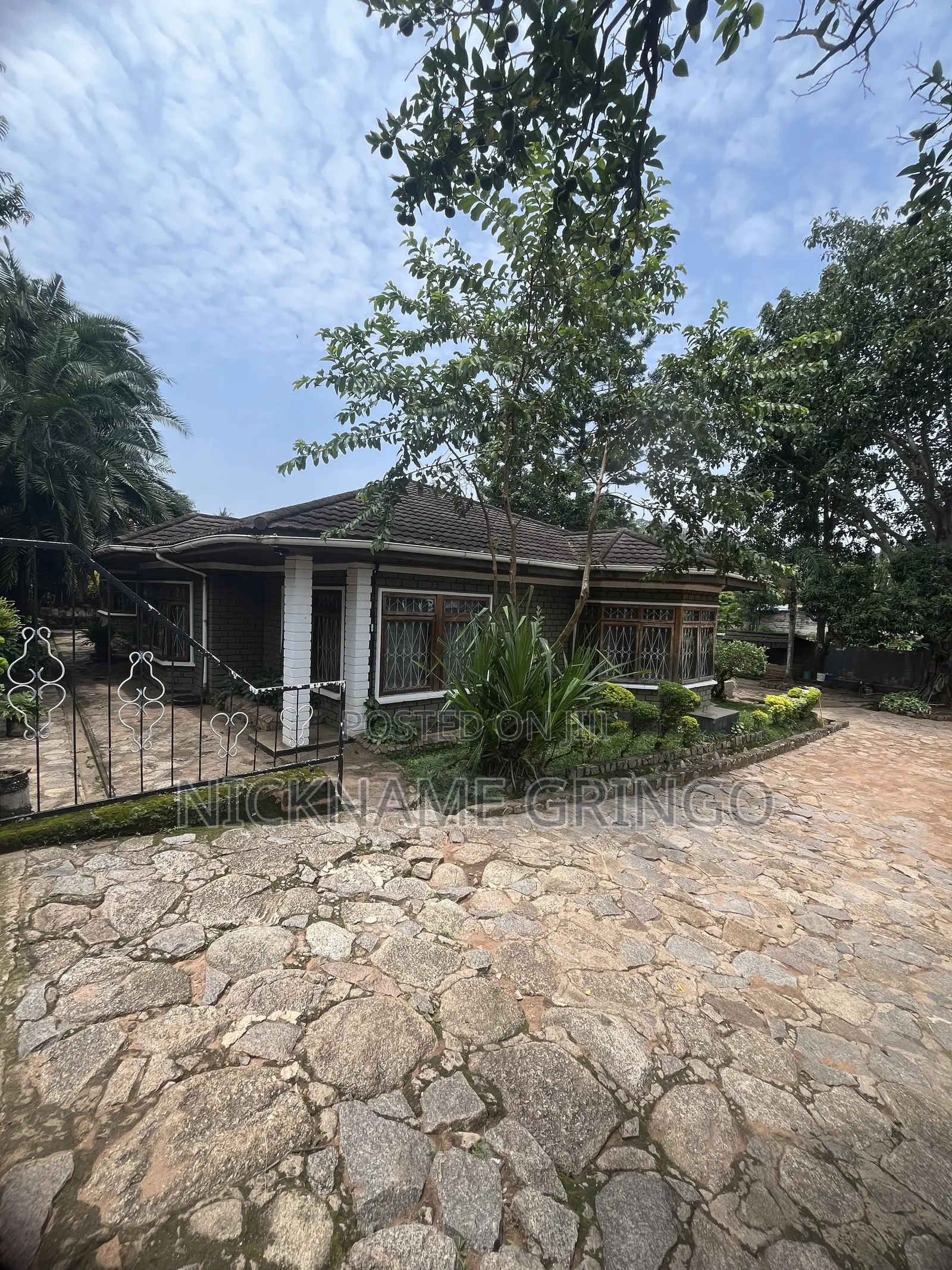 Furnished 6bdrm House in Buzuruga for sale