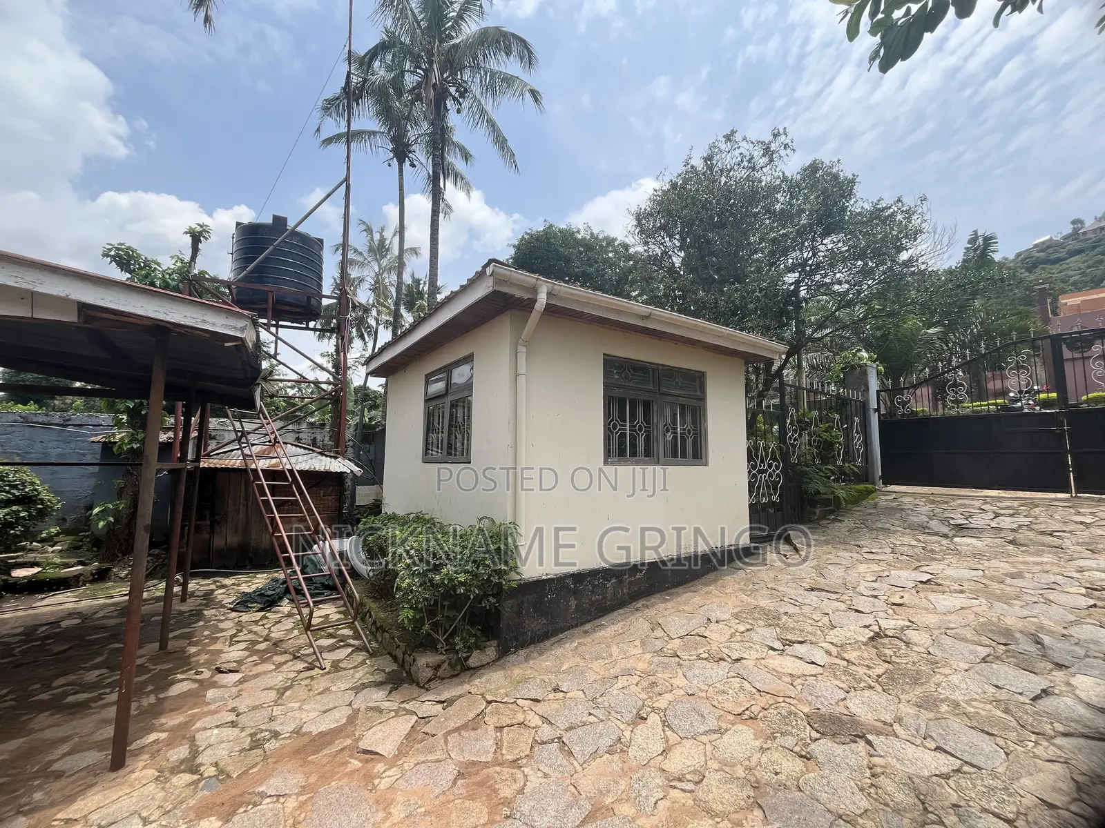 Furnished 6bdrm House in Buzuruga for sale