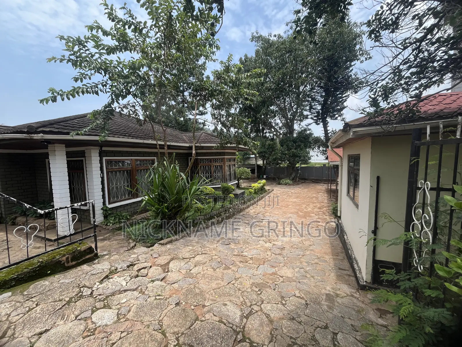 Furnished 6bdrm House in Buzuruga for sale