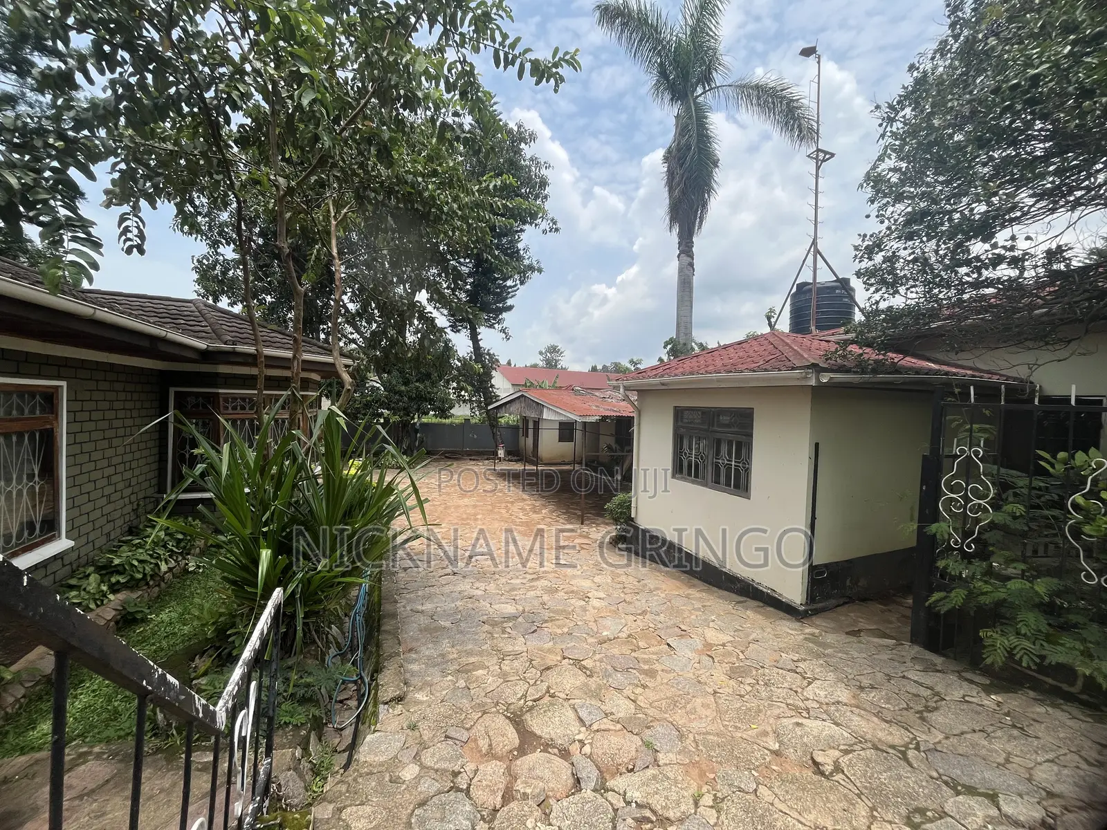 Furnished 6bdrm House in Buzuruga for sale