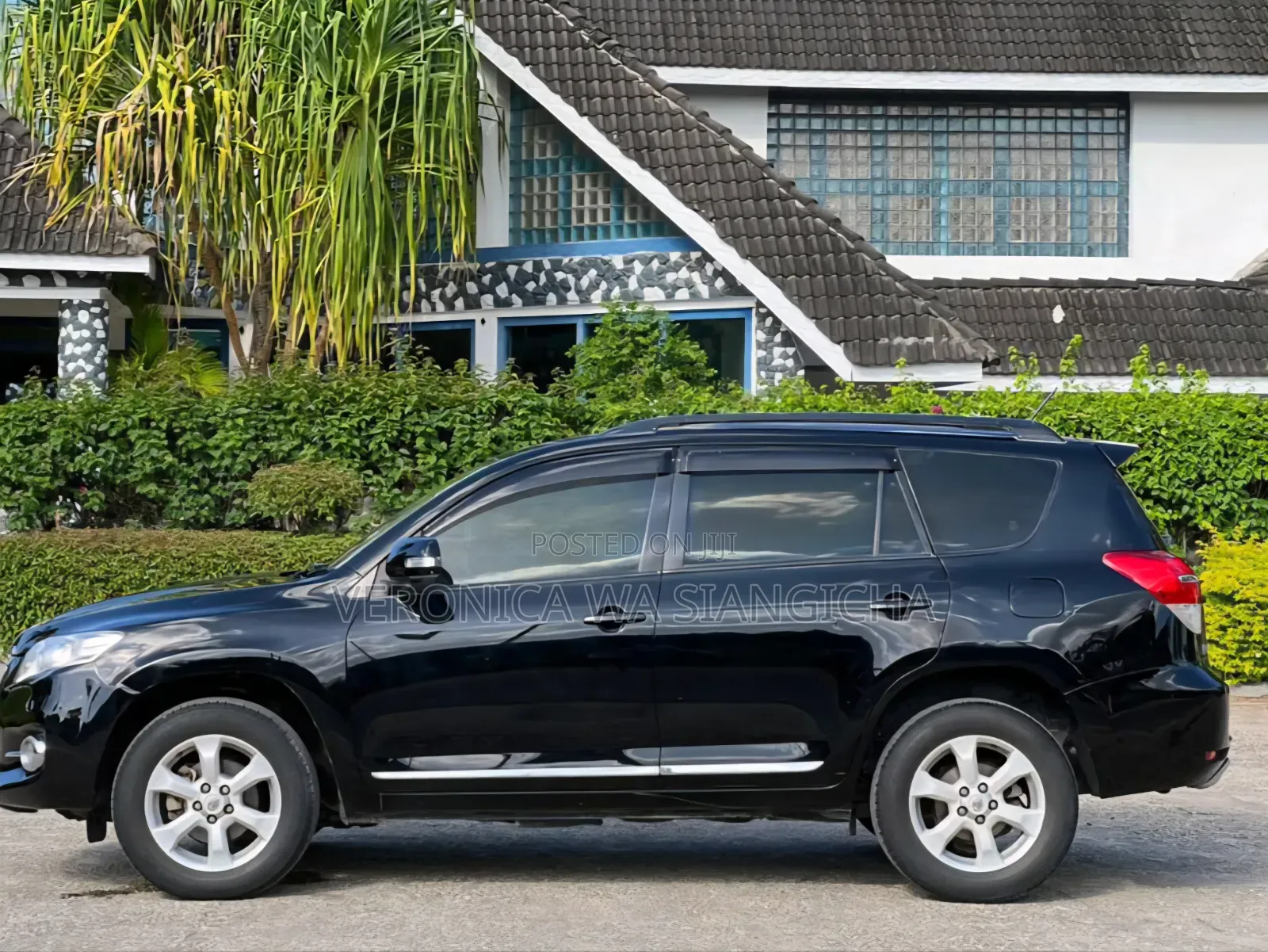 Toyota Vanguard 2011 Black