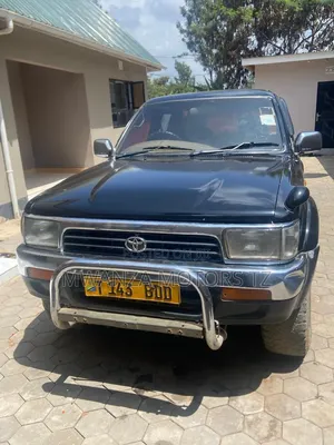Toyota Hilux Surf 2000 Black