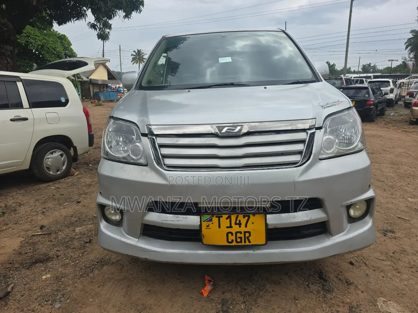 Toyota Noah 2006 Silver
