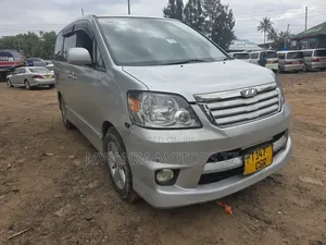 Toyota Noah 2006 Silver