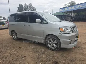 Toyota Noah 2006 Silver