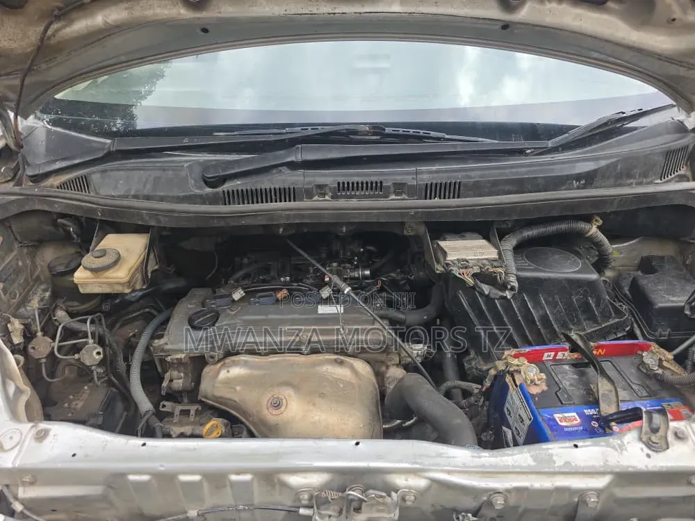 Toyota Noah 2006 Silver