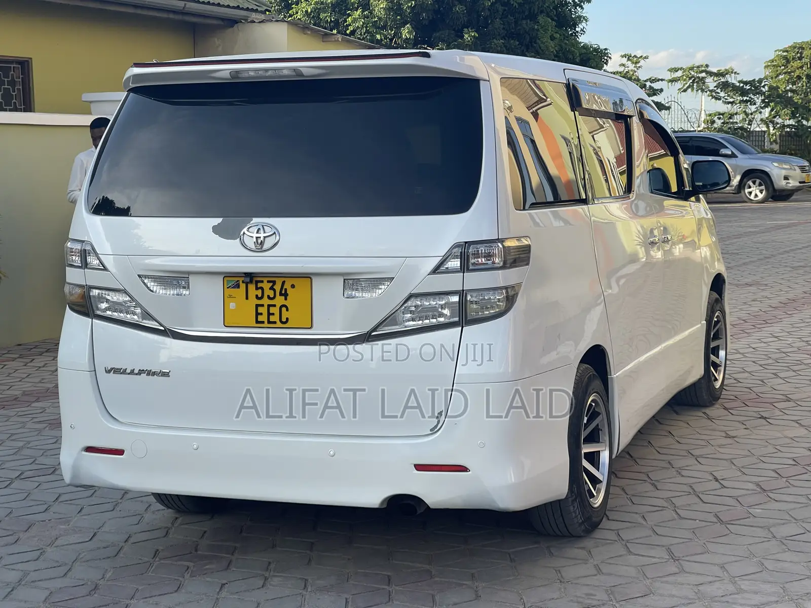 Toyota Alphard 2010 White