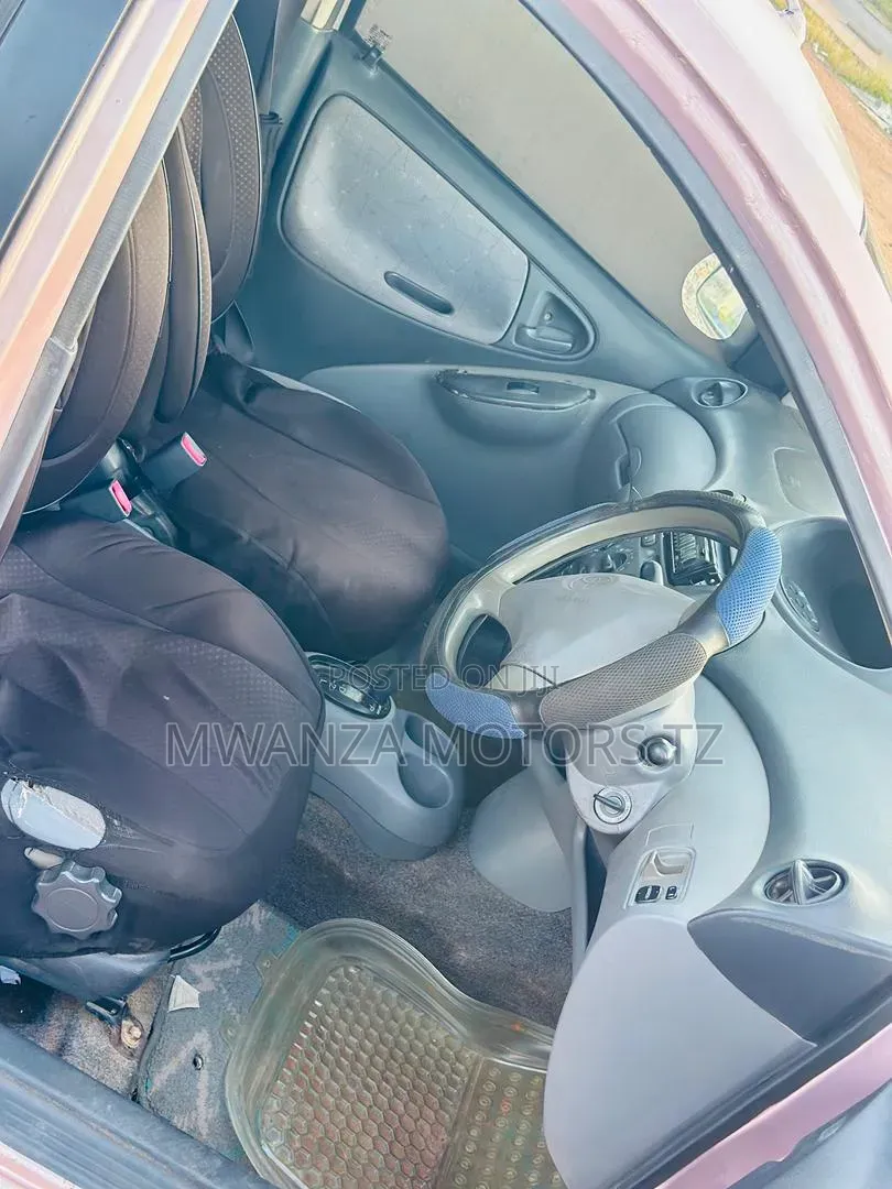 Toyota Vitz 2002 Beige