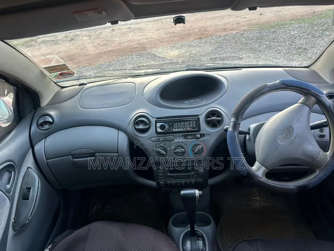 Toyota Vitz 2002 Beige