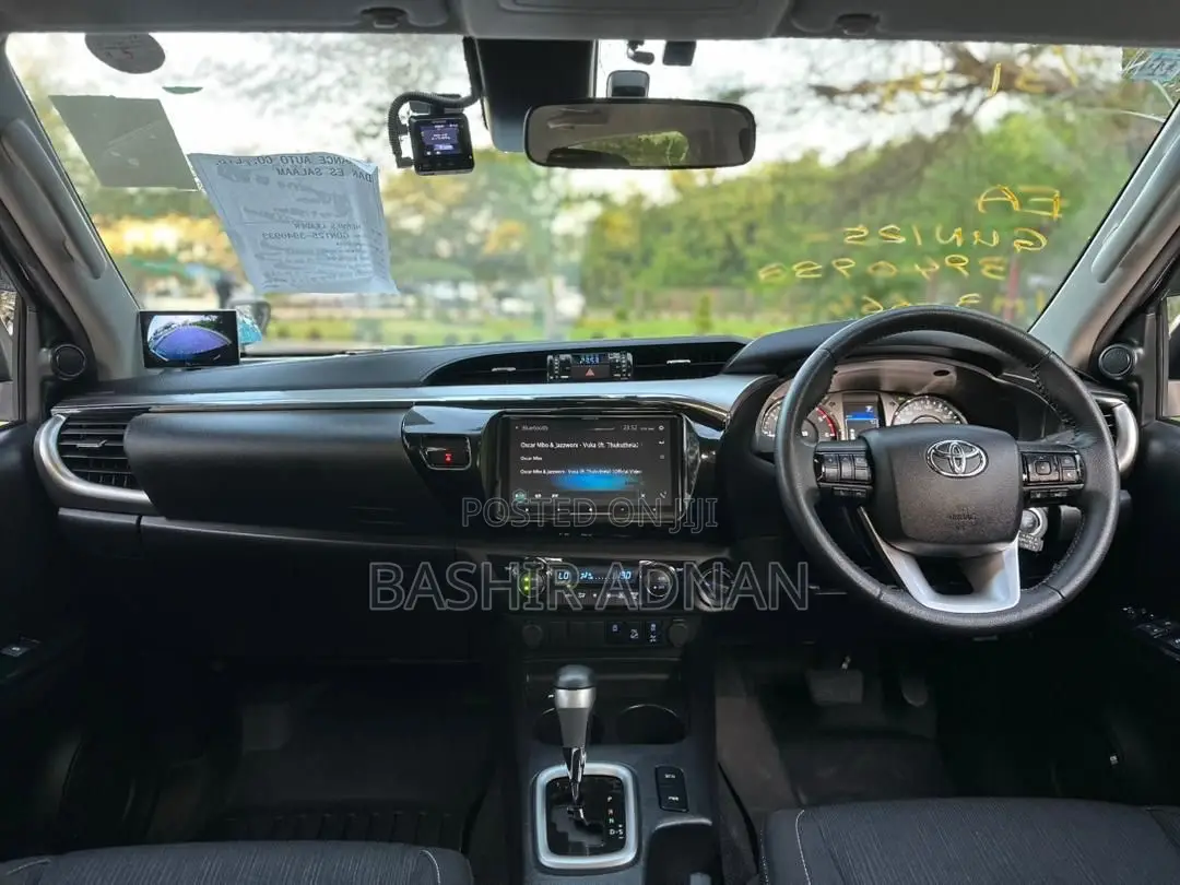 Toyota Hilux 2022 Beige