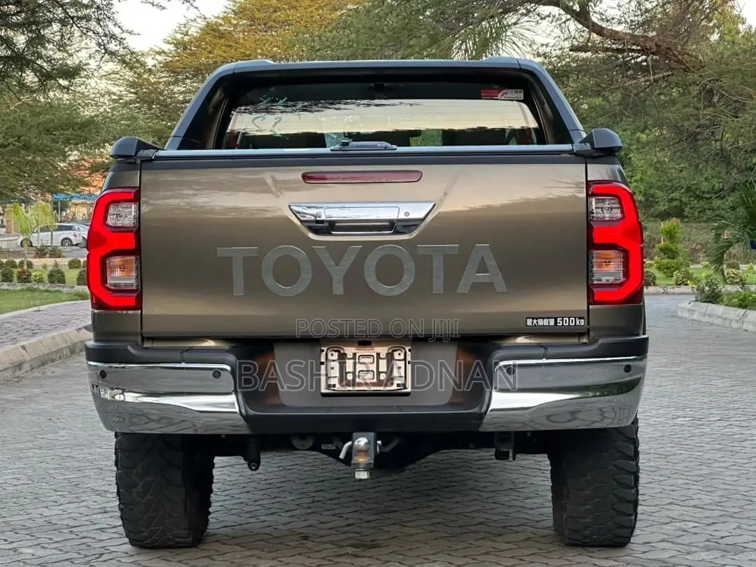 Toyota Hilux 2022 Beige