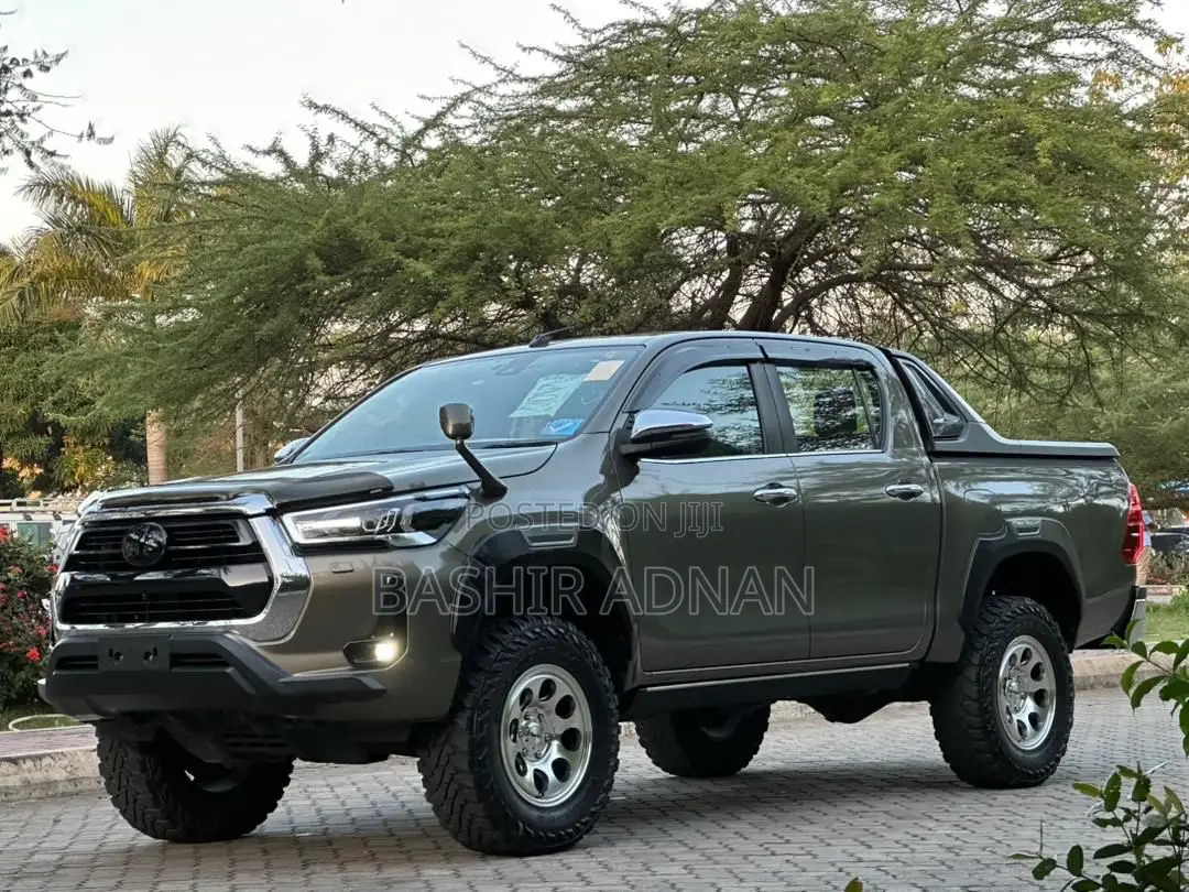 Toyota Hilux 2022 Beige