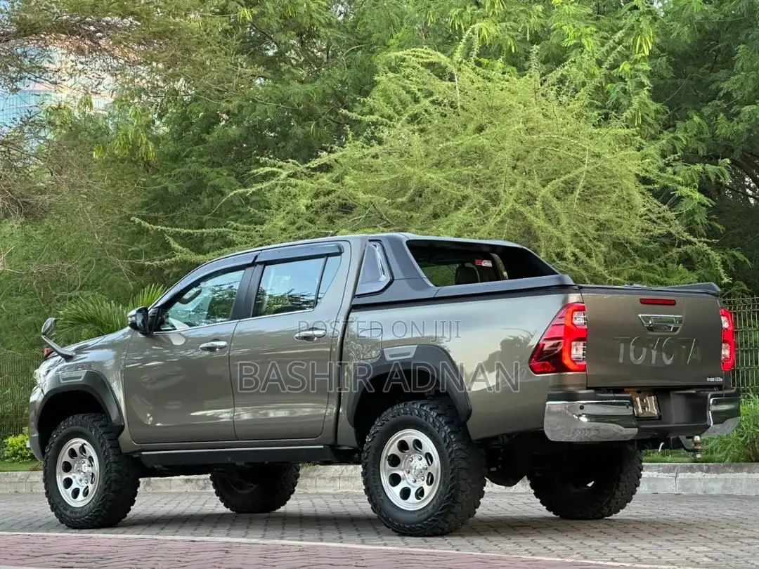 Toyota Hilux 2022 Beige