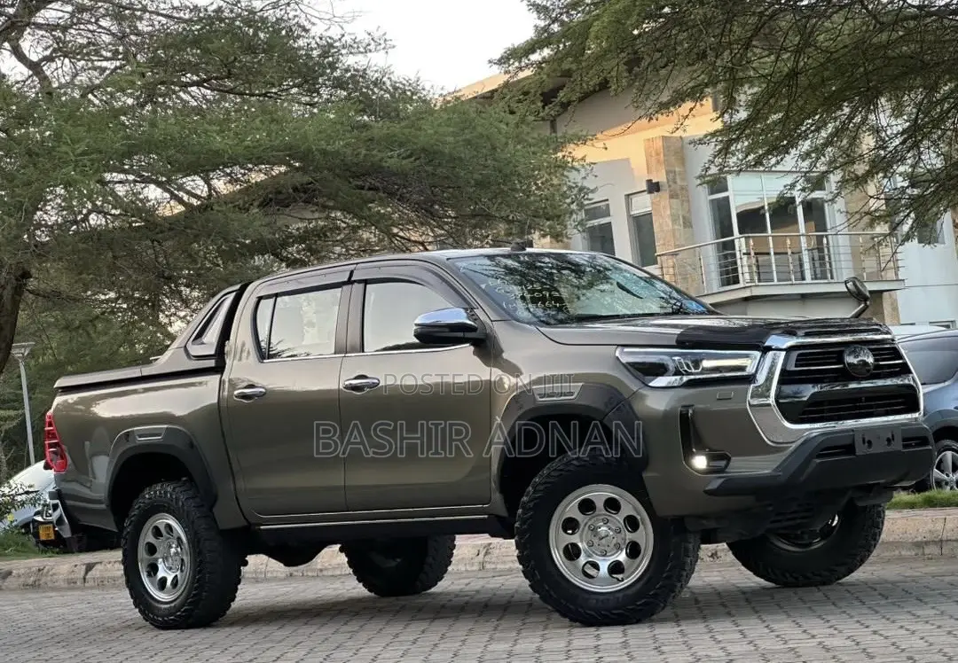 Toyota Hilux 2022 Beige
