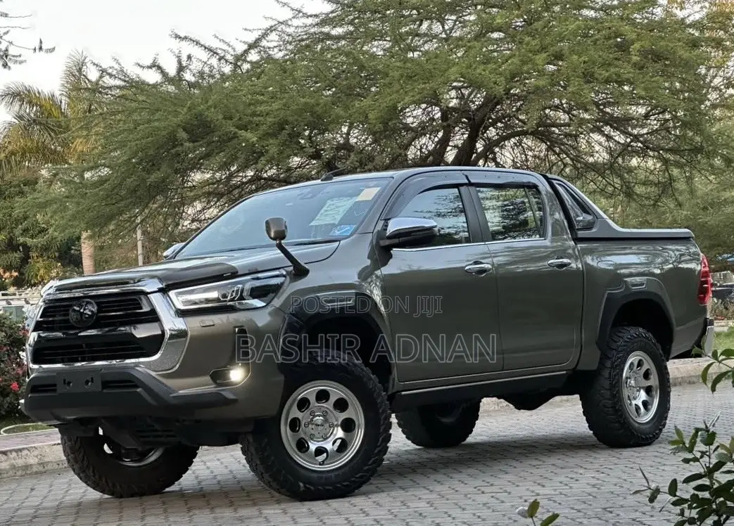 Toyota Hilux 2022 Beige