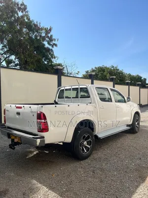 Toyota Hilux 2015 White