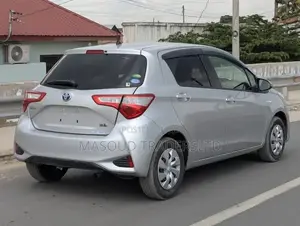 Toyota Vitz 1.5 FWD Hybrid 5dr 2017 Silver