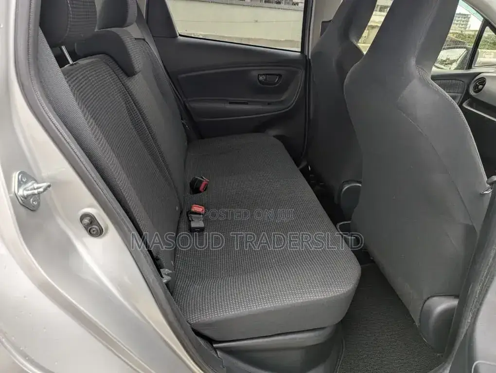Toyota Vitz 1.5 FWD Hybrid 5dr 2017 Silver
