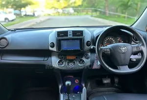 Toyota Vanguard 2012 White
