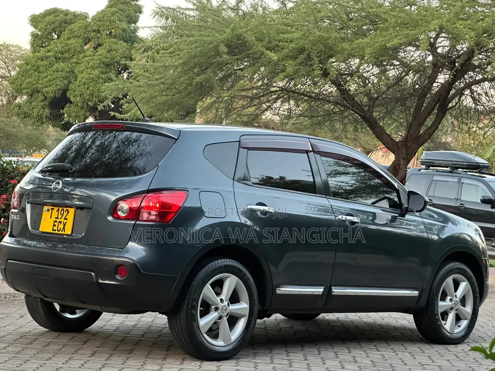 Nissan Dualis 2011 Black