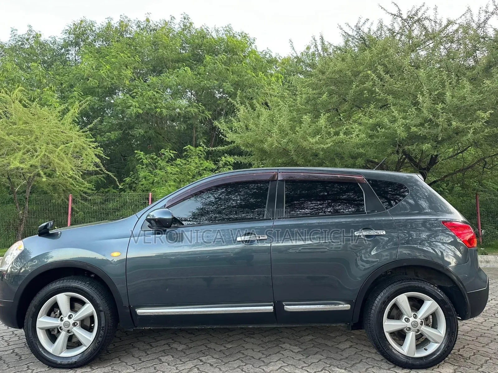 Nissan Dualis 2011 Black