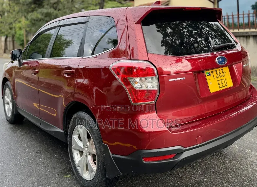 Subaru Forester 2.5i Limited PZEV 4dr SUV AWD (2.5L 4cyl CVT) 2015 Red