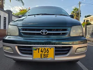 Toyota Noah 2021 Green
