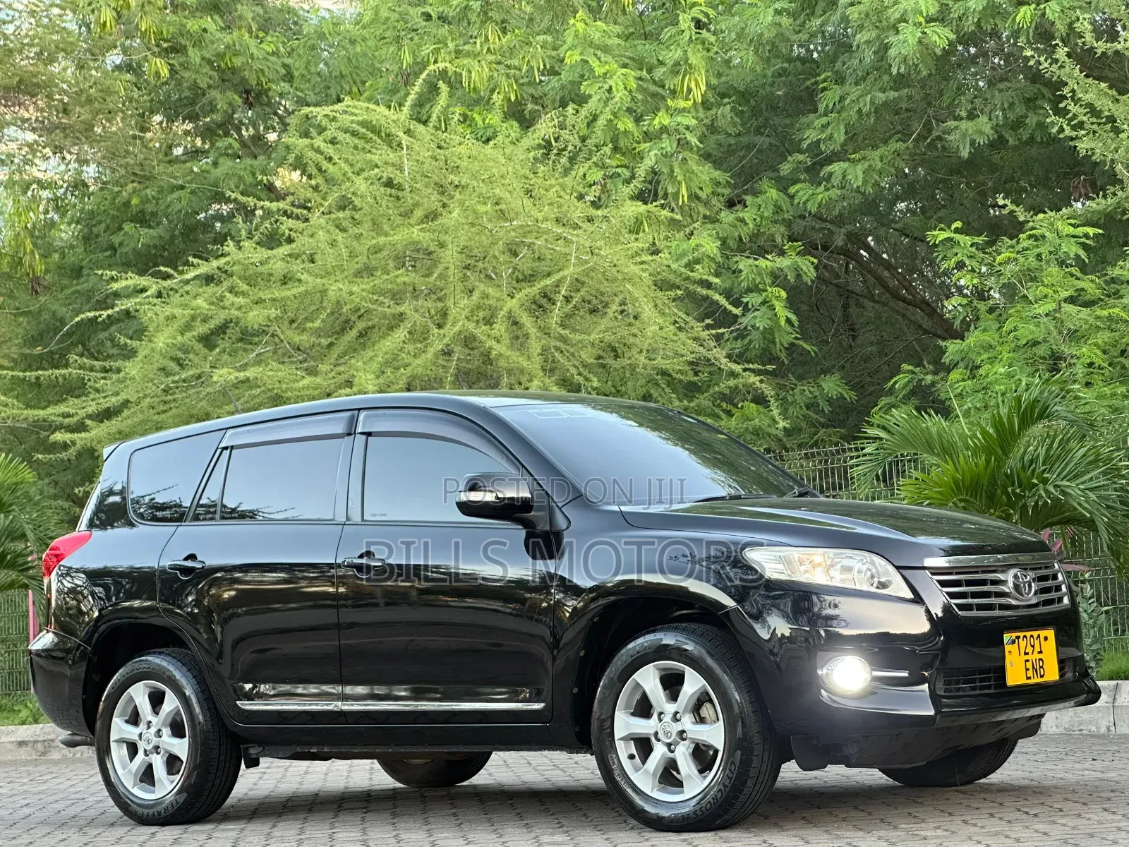 Toyota Vanguard 2012 Black