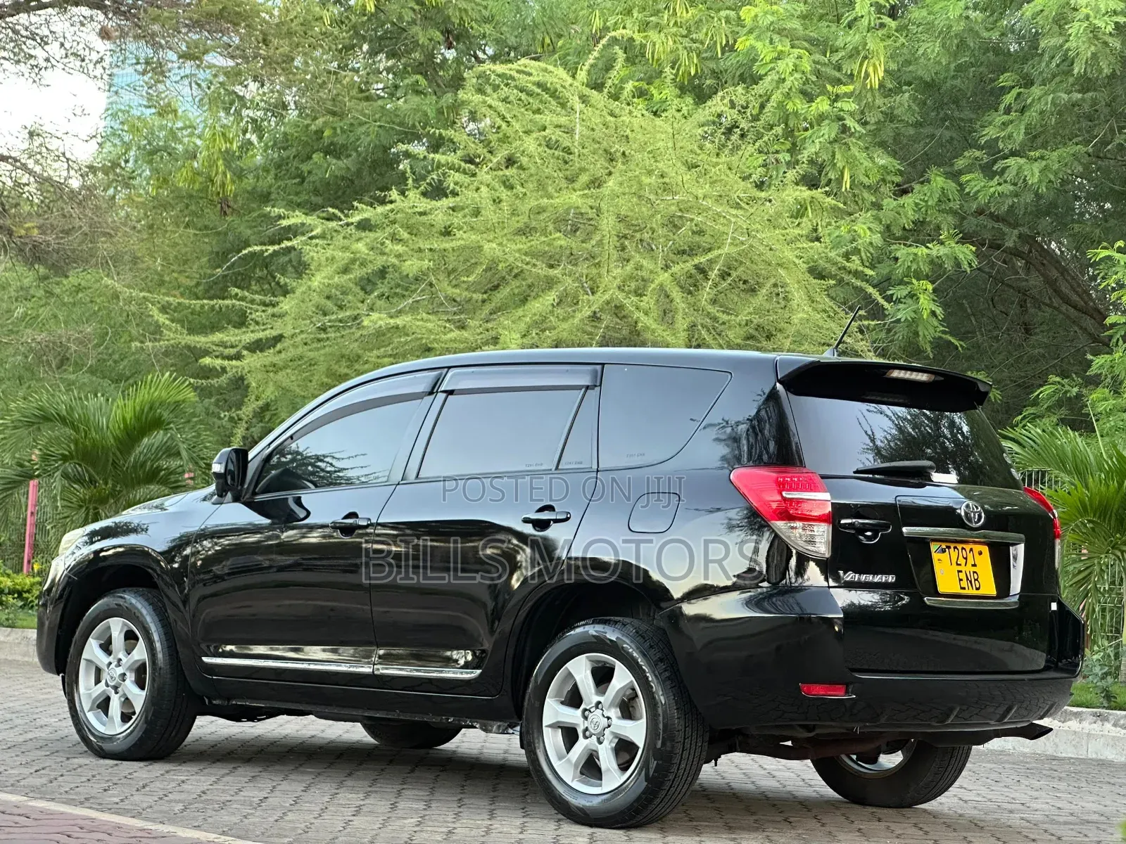 Toyota Vanguard 2012 Black