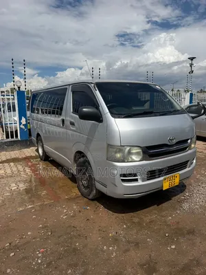 Toyota HiAce 2015 Silver