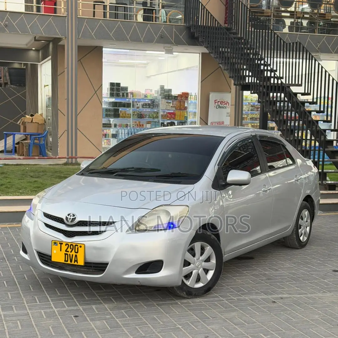 Toyota Belta 2006 Silver