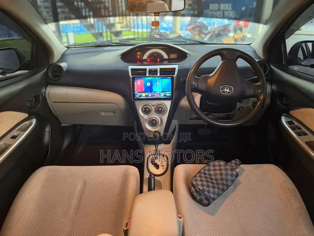 Toyota Belta 2006 Silver