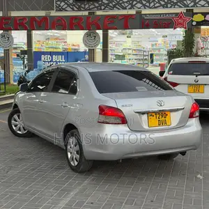 Toyota Belta 2006 Silver