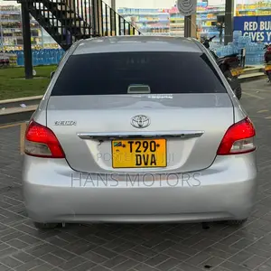 Toyota Belta 2006 Silver