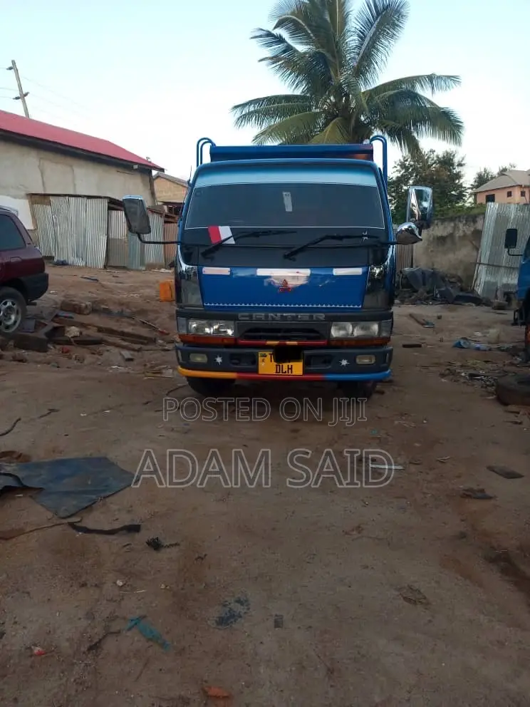 Mitsubishi Canter Tipper 2016 Blue for Sale