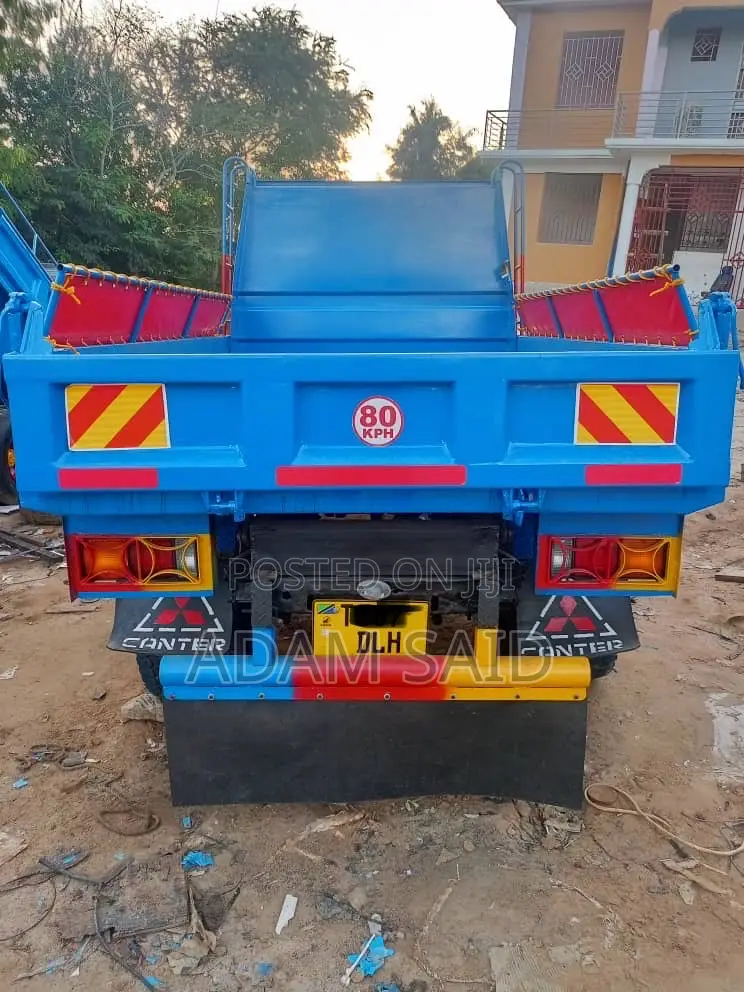 Mitsubishi Canter Tipper 2016 Blue for Sale