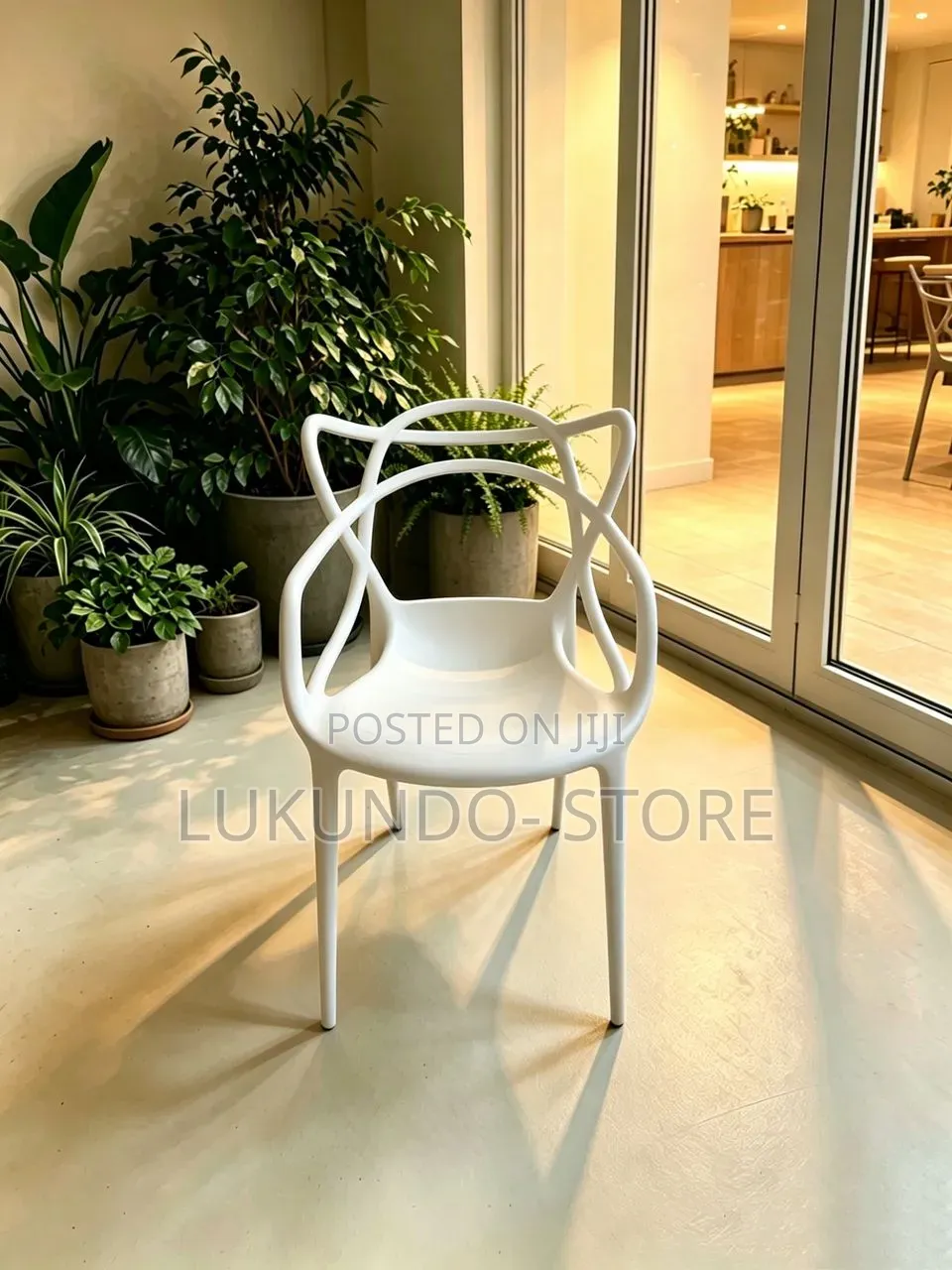 1pc Plastic Unique Chair( Kiti Kizuri Cha Plastic