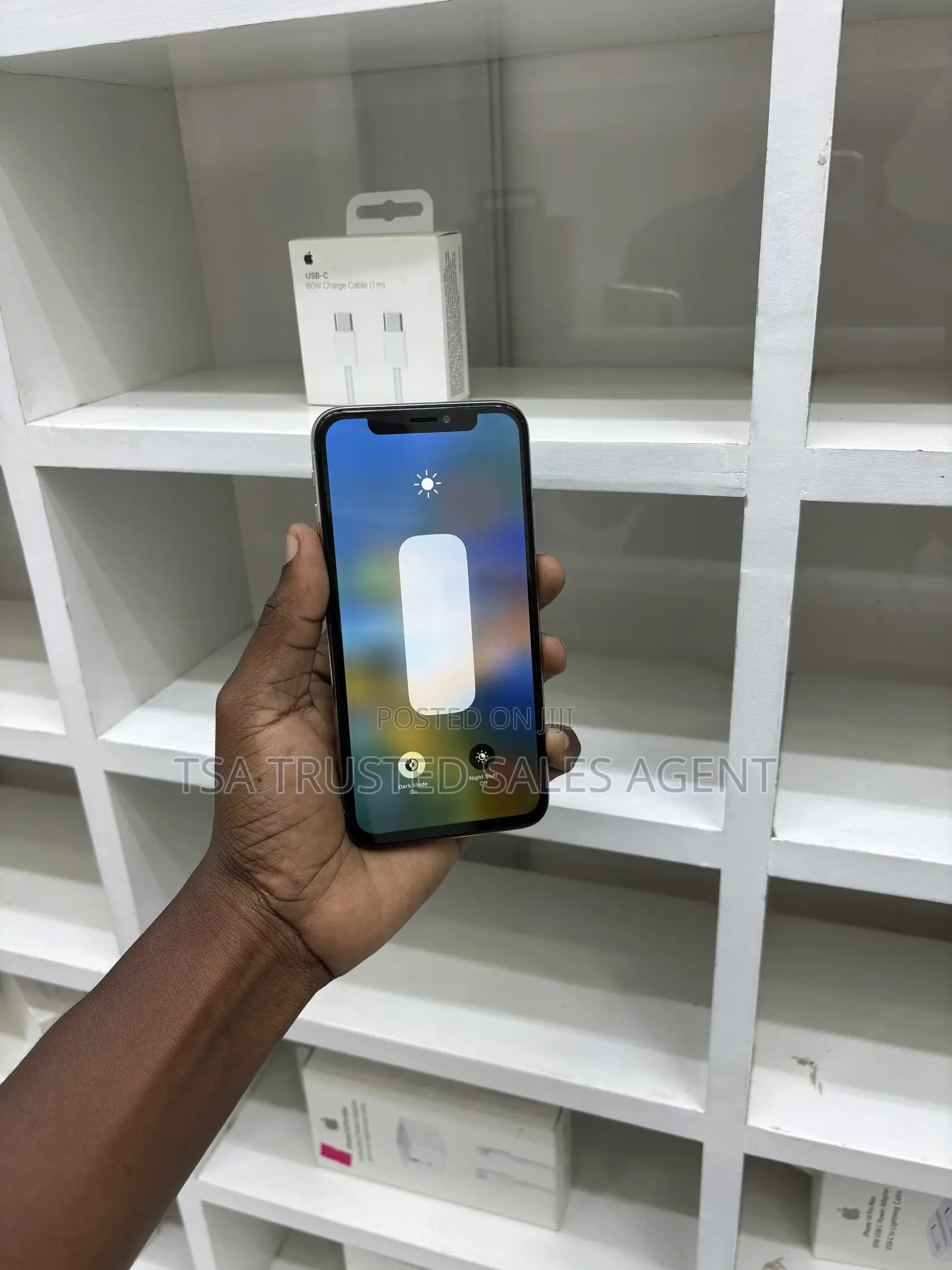 Apple iPhone X 64 GB White