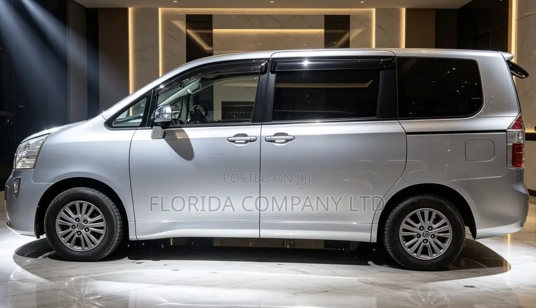 Toyota Noah 2008
